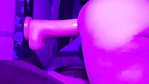 Скачу на моем 13-дюймовом дилдо