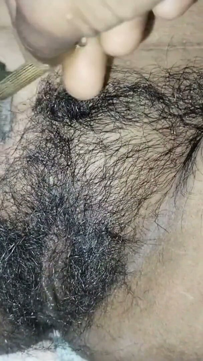 Sister-in-law did a cool cleaning by making her pussy hair | Clip 1