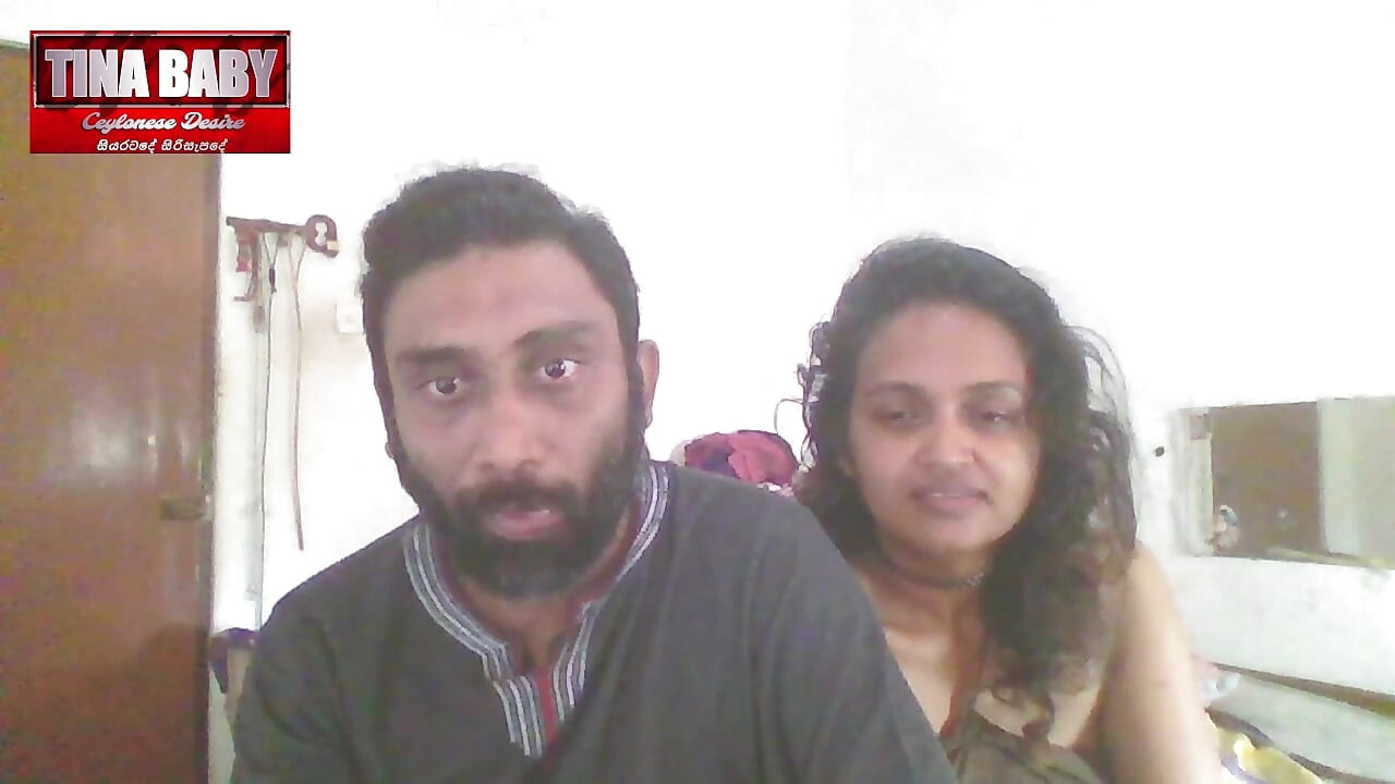 सौतेली मम्मी वीडियो की पार्टी Makinf पर जाने के लिए तैयार हो रही है
