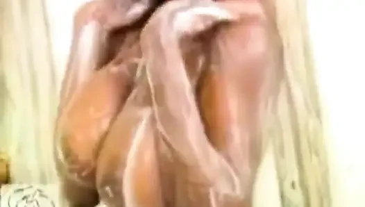İngiltere'nin göğüsleri 5