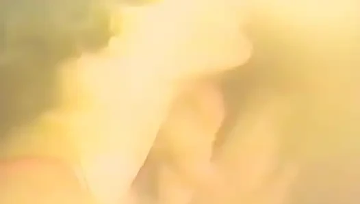 Azgın esmer gerçek acımasız yarak emiyor