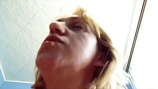 Домохозяйку уговорили переспать