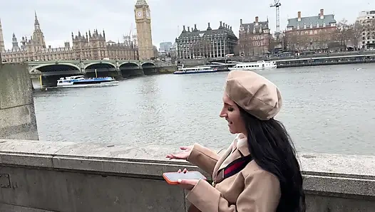 Lost Tourist Shows Her Nudes Asking For Big Ben - Then Takes It Deep!
