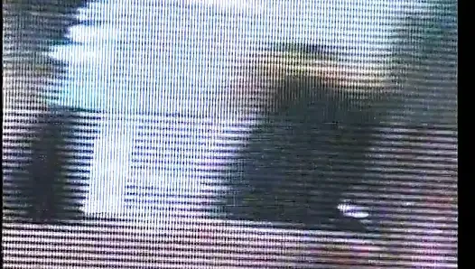 Nenek rambut panjang ngangkang lebar-lebar untuk ngentot kontol cowok kulit hitam