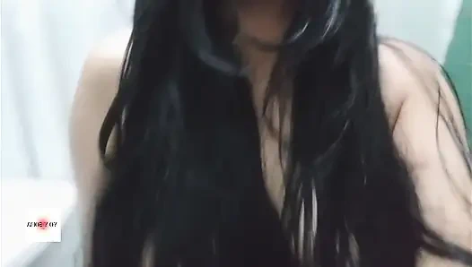 "Apa yang terjadi... Kamu lebih baik liat aja"