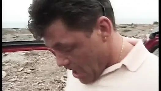 Bazı sürücülere yarağı dava eden olgun sürtükler için yolda seks