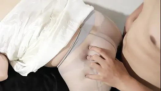 Vollbusiges indisches dorfmädchen von masseuse mit Öl und creampie gefickt