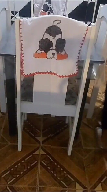 Zadivljujući trenutak iz "polubrat jebe polusestru dok maćeha pere suđe"
