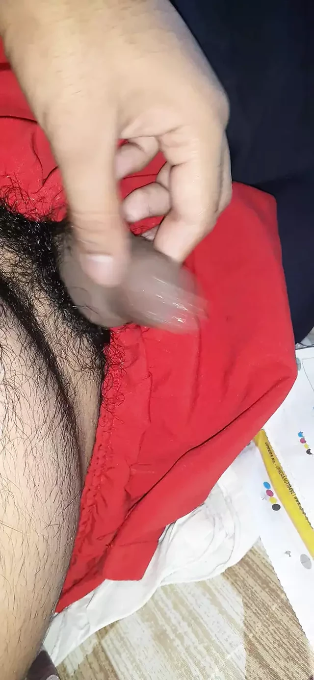 masturbate on bed without hesitation