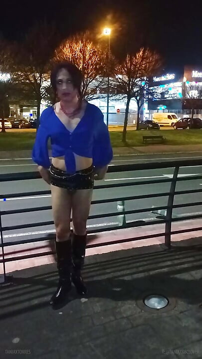 Taniax masturbate in the streets with big black dildo wearing sexy miniskirt