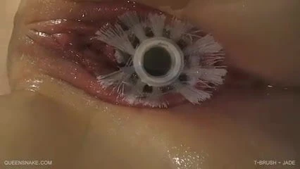T-Brush - Jade - 2 - Queensnake.com - QueenSect.com