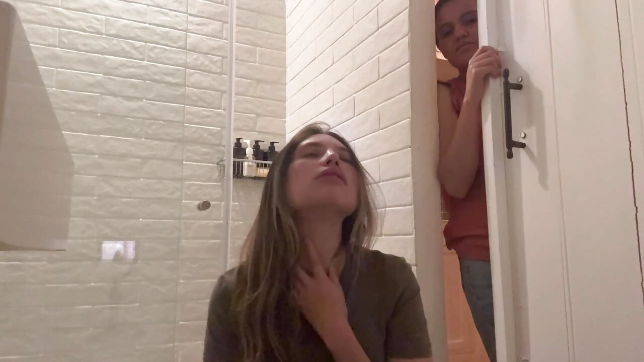 Playing at becoming a lesbian with my best friend's friend