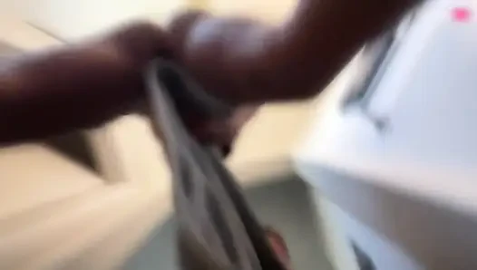 Meine nasse kleine muschi squirtet weiter!