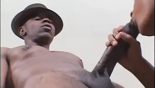 Kontol besar pria kulit hitam dientot sama 4 pelacur jalang