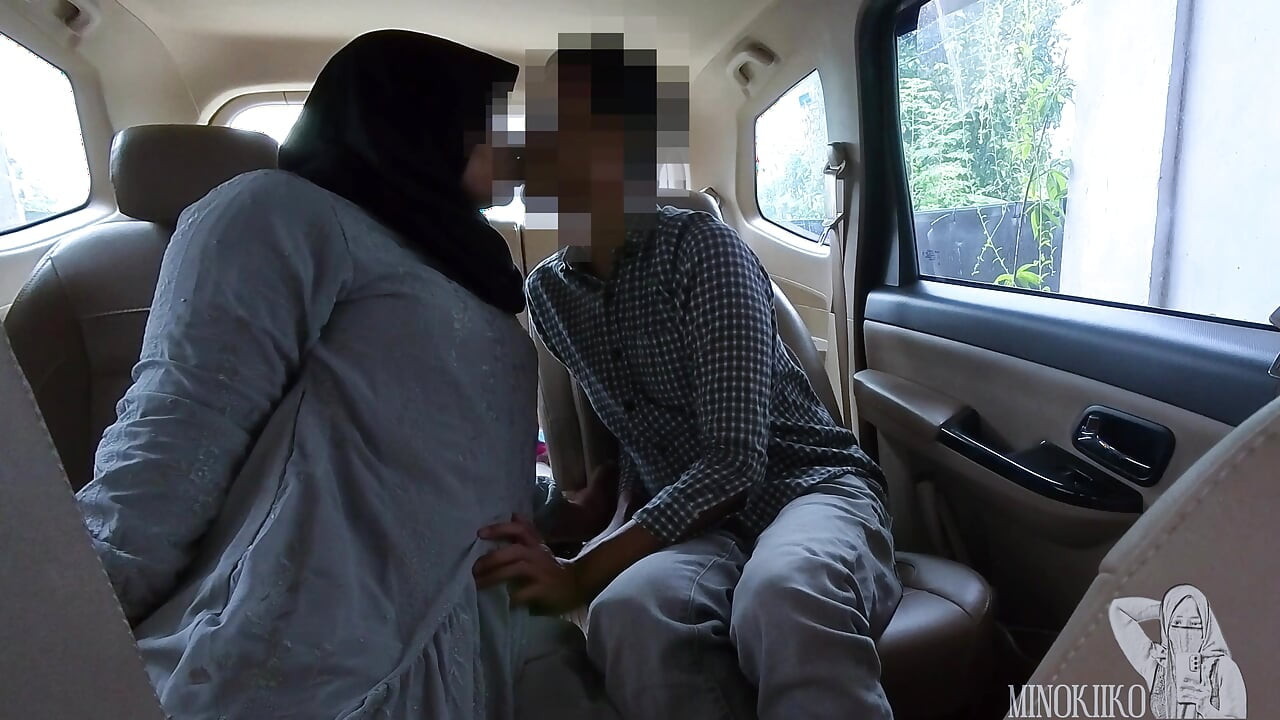 義理の兄弟と村へ向かう途中の車でのセックス - みんきき子