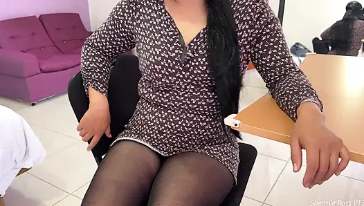 İşten yoruldum ve kız arkadaşım yemek hazırlamadı ama sonunda beni seks yapmaya ikna etti.