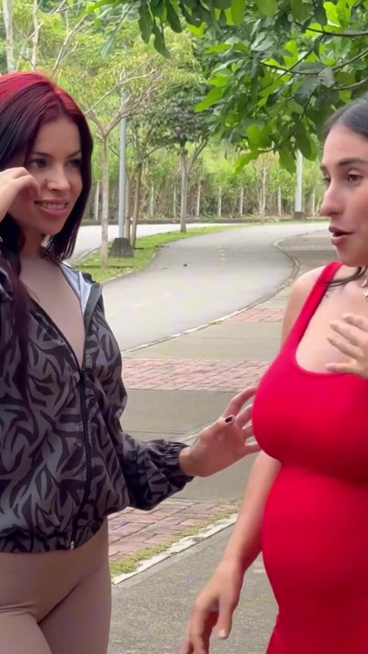 여성 동성애자들!! 거리에서 개인 요가 수업 | 흑인 대물 자지와 섹스하는 흑인 대물