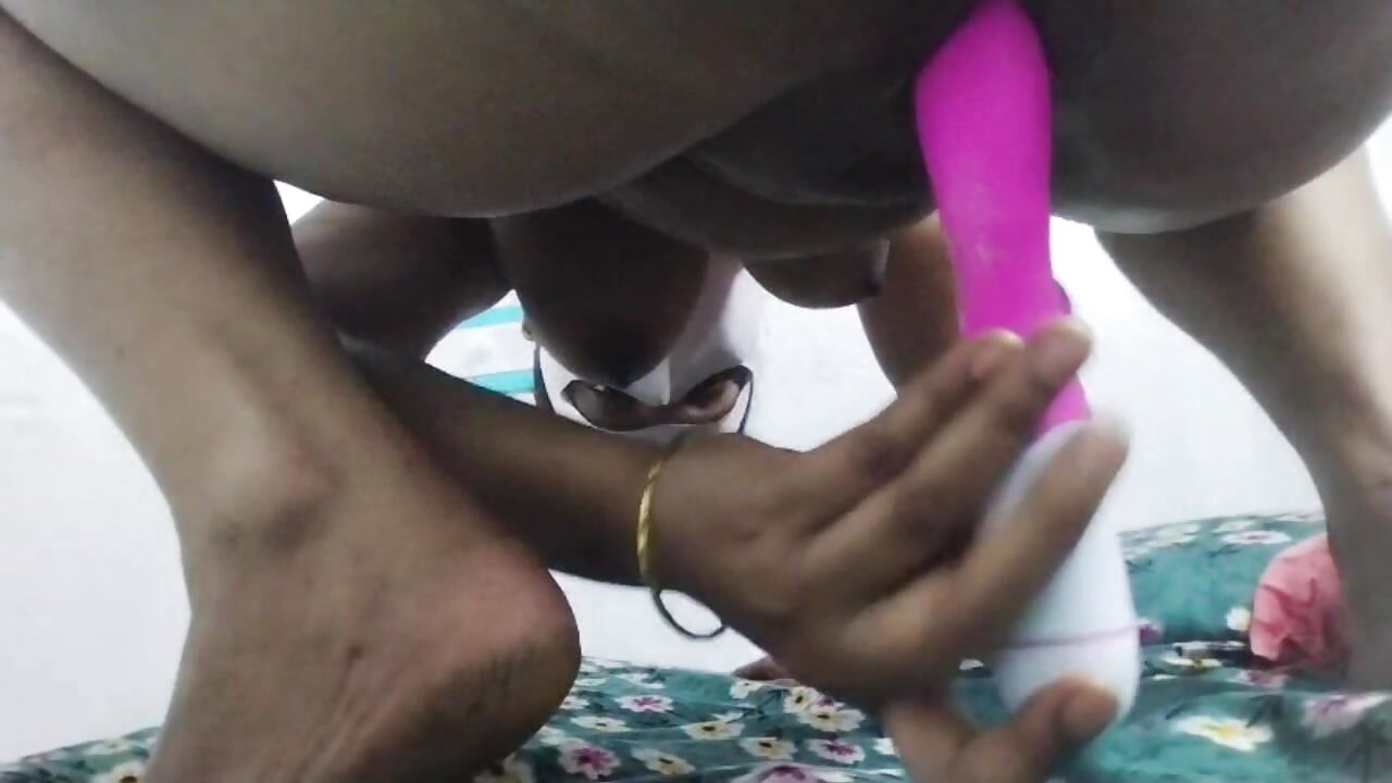 India Bhabhi is a great sex video like that.