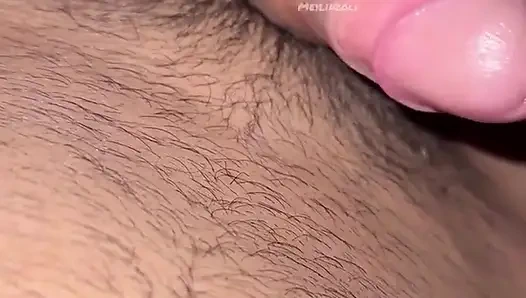 Изменяющая жена изменяет с домовладельцем, чтобы выплатить ежемесячное пособие