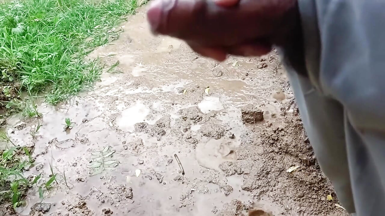 Giám sát những gì con trai riêng của tôi làm một mình trong phòng tắm
