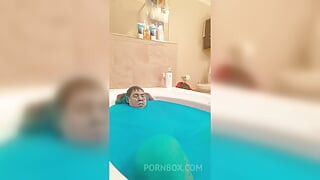 baie finală cu mâzgă albastră 3