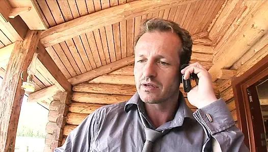 Hizmetçi götten sikiliyor