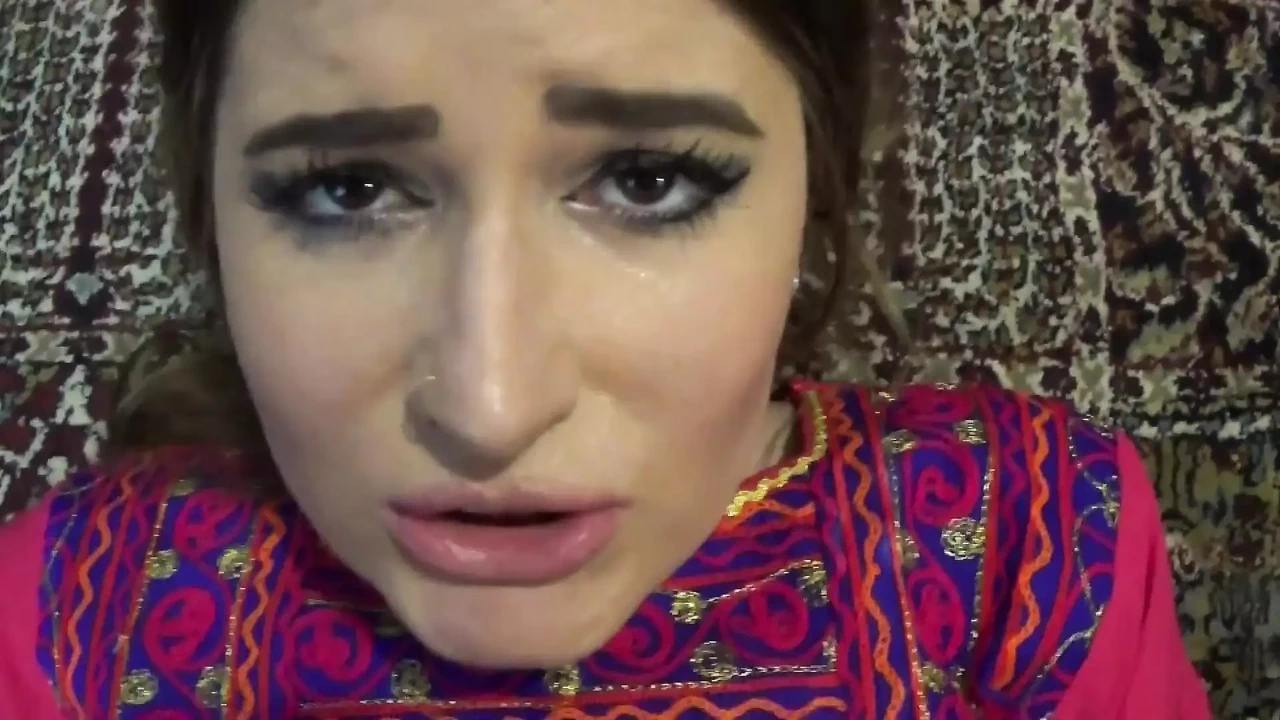 与香港的大屁股阿富汗女孩的真正自制的阿富汗色情性爱