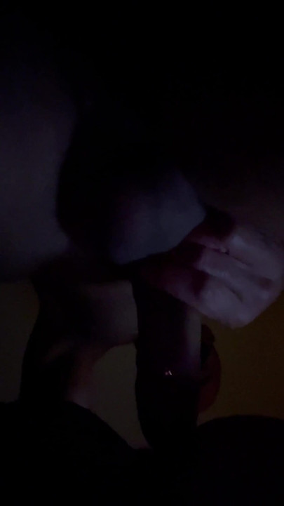 Popuši strejt tipu s maskom