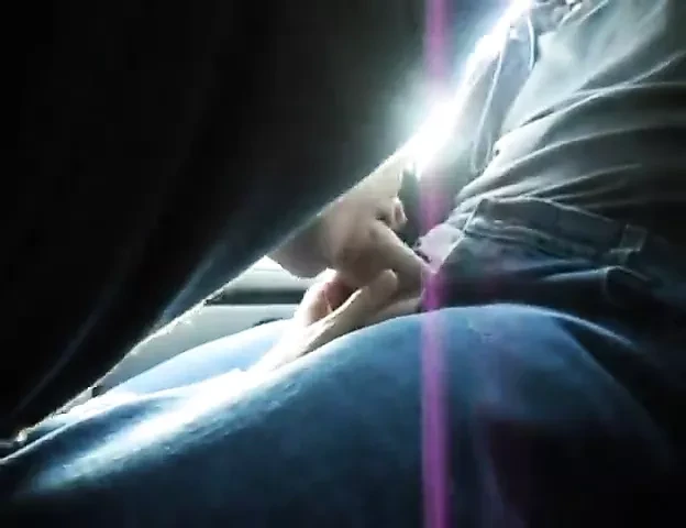 Bevuta di sperma un pomeriggio in macchina