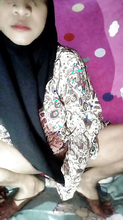 Hijab Anal Sex With Cucumber
