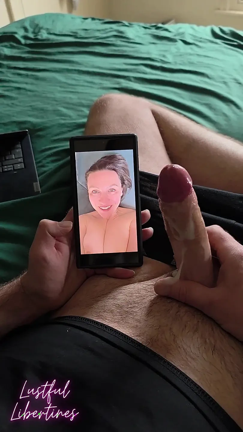 Facetime tình cờ với mẹ kế của tôi, người bạn thân nhất của tôi quay sang một cuộc gọi hứng tình, cô ấy là một người trưởng thành rậm lông vô độ