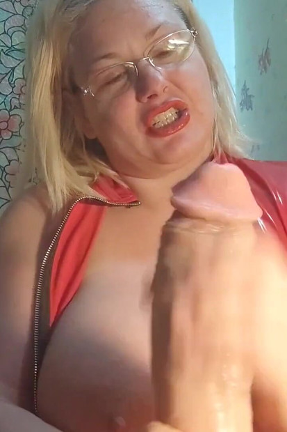 Latex slut MILF need huge dick