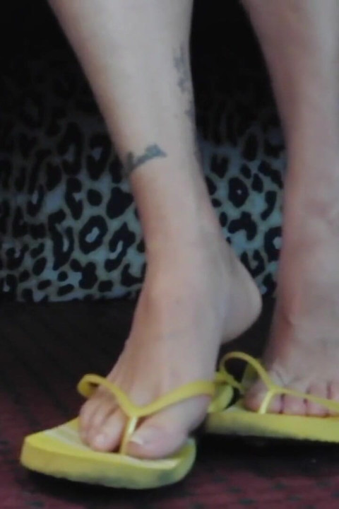 Yellow filip flops no polish shoe play