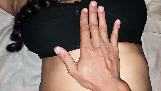 Kakak ipar desa Bengali yang lagi sange meneleponku malam-malam jam 1 pagi di kamarnya dan ngentot semalaman sama kakak ipar india.