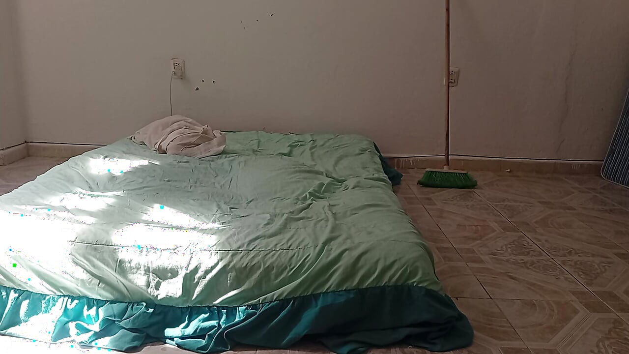 Meksička svekrva čisti gostinjsku sobu u tangama 2