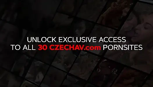 Грудастую рыжую шлюшку жестко трахают на столе