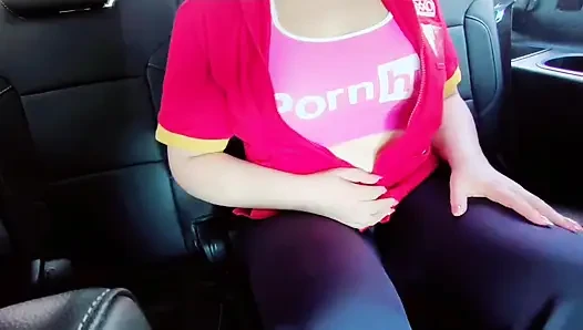Oxxo cashier strips naked inside a van and opens her entire anus and her vagina Oxxo cashier strips naked in her boss's vehicle