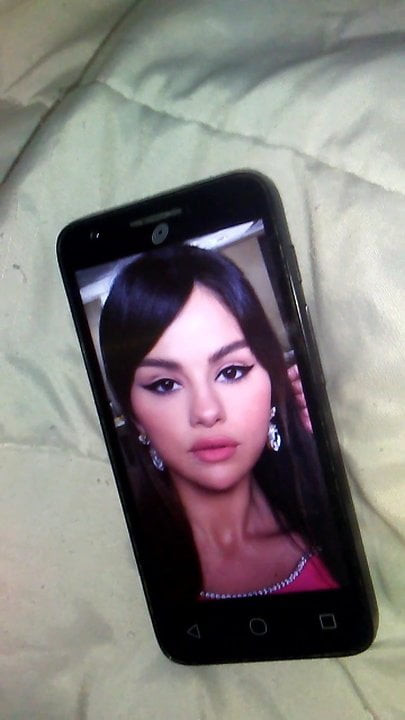 Selena Gomez cum tribute