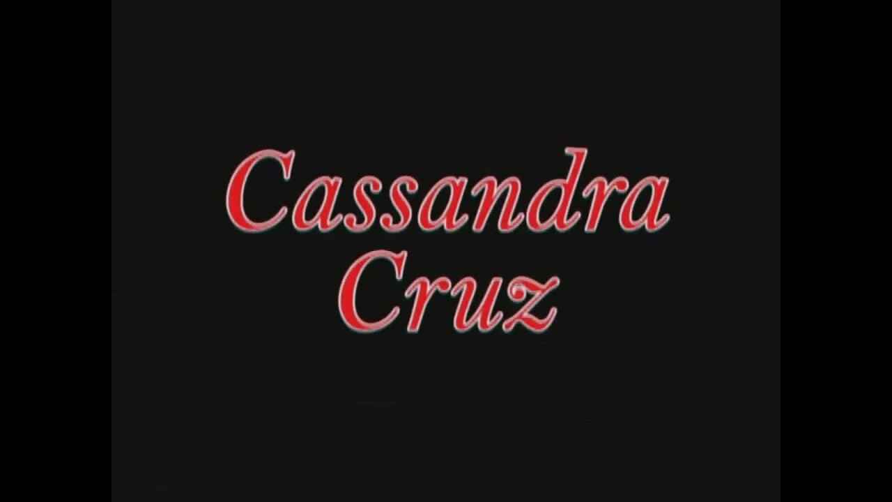 Cassandra Cruz dikongkek keras oleh zakar besar!