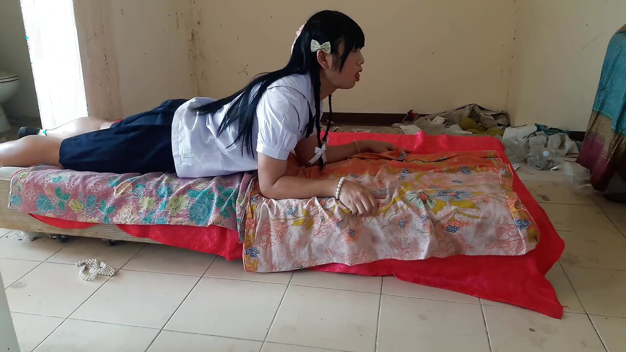 Show de ladyboy estudiante tailandesa