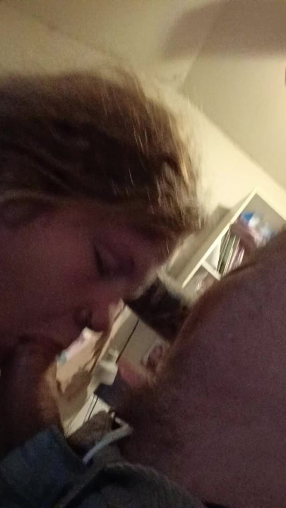 Anisleigh Williams fodendo na garganta