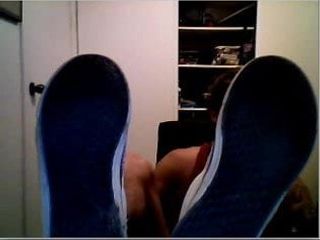 Ноги прямого хлопця на веб-камері #492