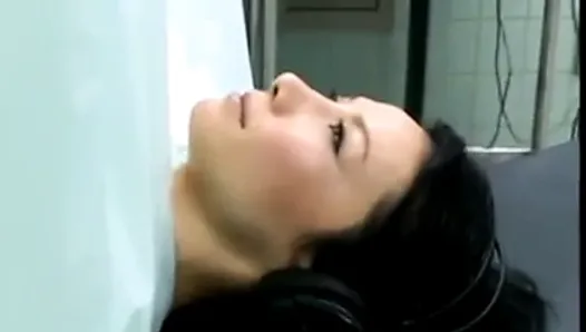 Врачи в гэнгбэнге трахают пациента в операционной