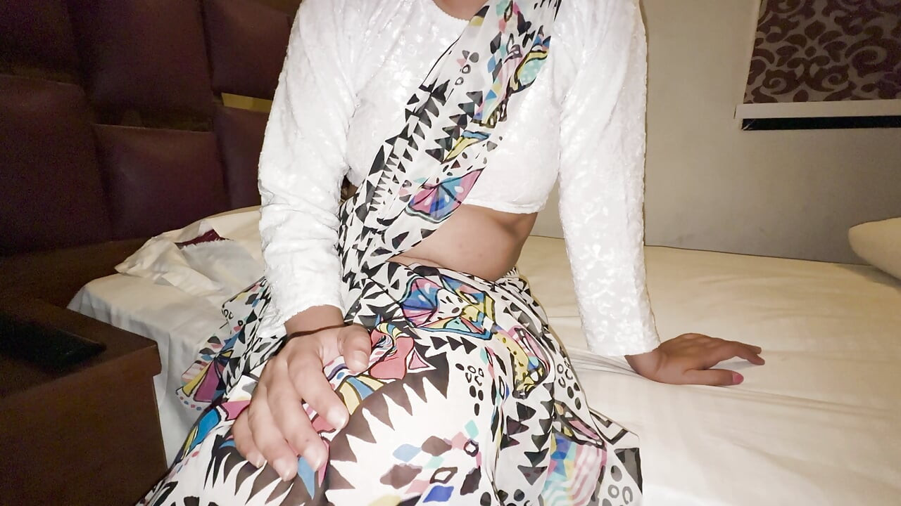 Bhabhi Ko Apna Land De Ke Unki Chut Ki Aang Bujhai