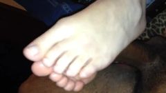 Natural los dedos de los pies trabajando con el pie