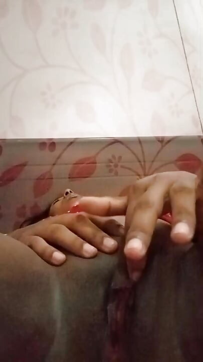 बिस्तर पर मेरी ऊँगली करना