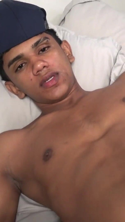 Nezaboravan trenutak iz filma "Zgodni mišićavi latino dečko dobiva drkanje"