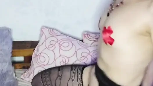 Shyfxx si cewek rambut merah paling enak di Argentina lagi asik ngentot kontolmu posisi empat dan ngomong jorok sama kamu