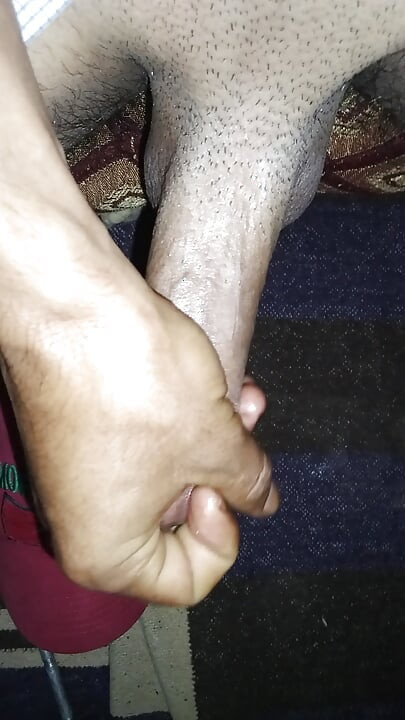 Mi polla necesita coños