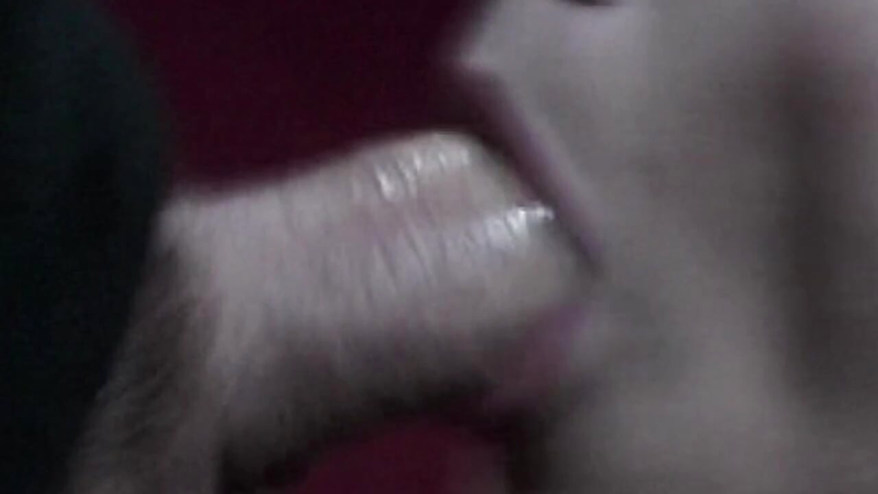 नीले रंग में चुसाई - चिकना प्रलोभन